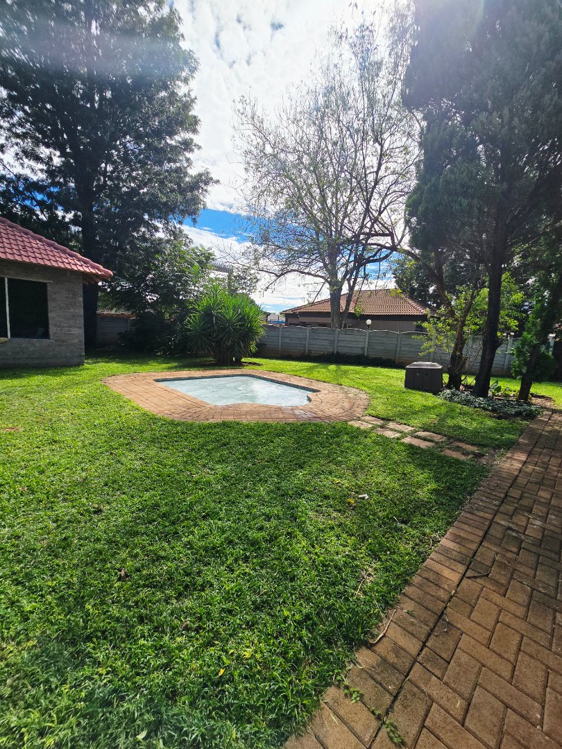 5 Bedroom Property for Sale in Flamwood North West